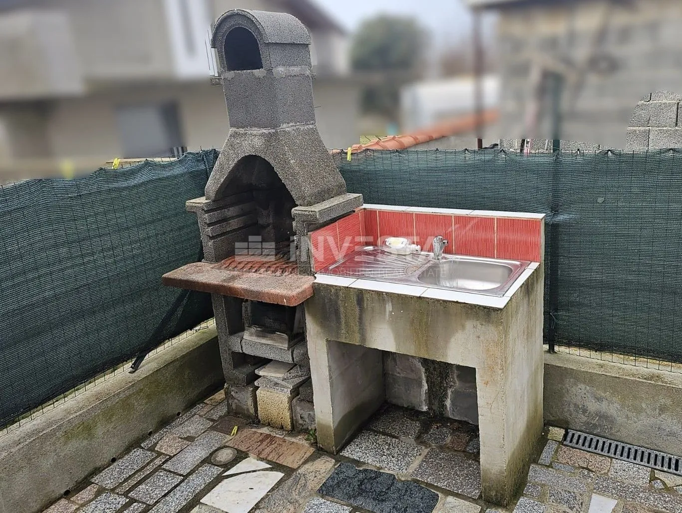 peroj - gornji kat vikendice s dvorištem, blizu mora - slika 9