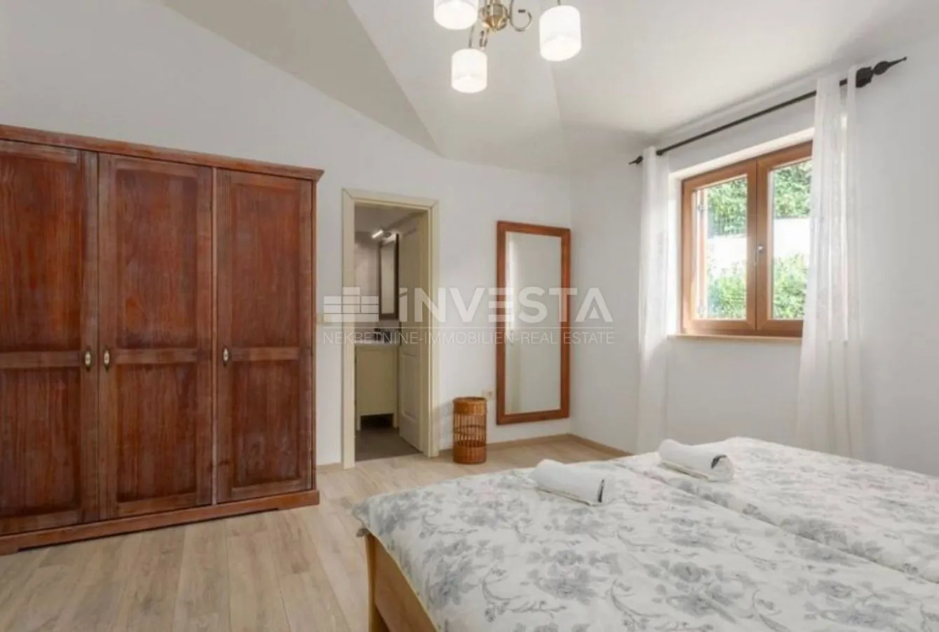 vila sa bazenom - slika 26