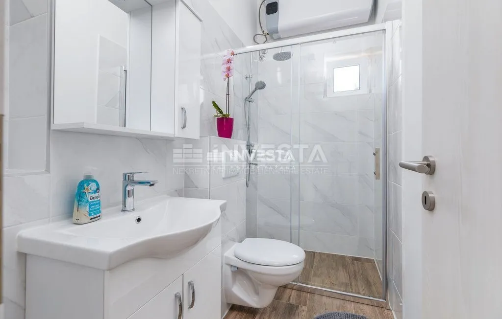 fažana, kuća za odmor 160m2, 450m od mora i plaža, 4ss+db - slika 12