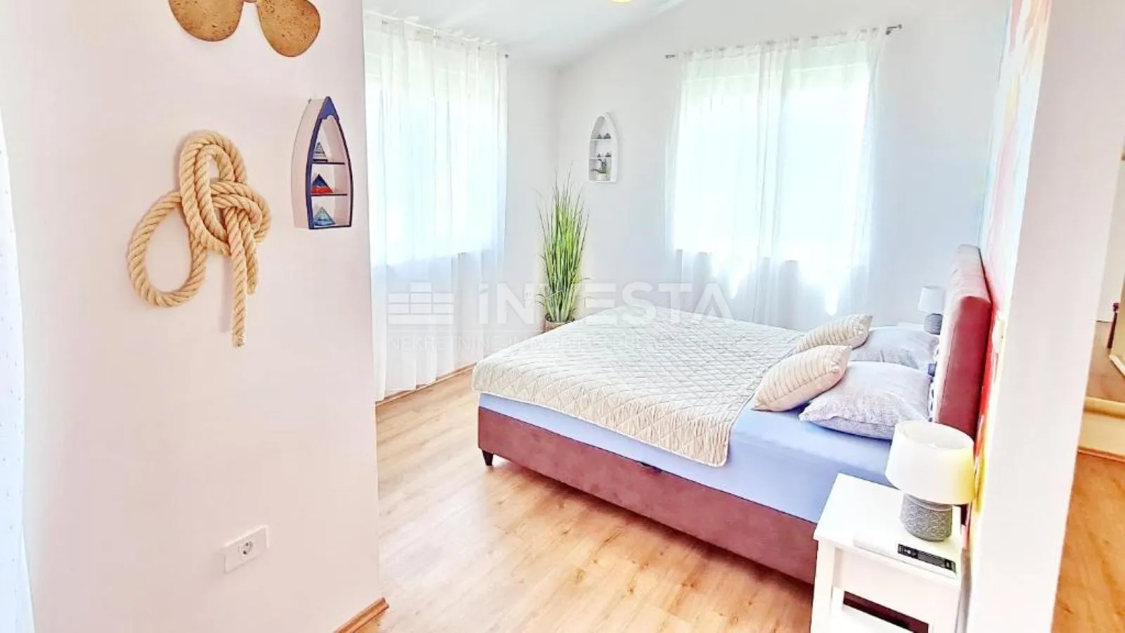 kuća s bazenom na mirnoj lokaciji, okolica pule - slika 13