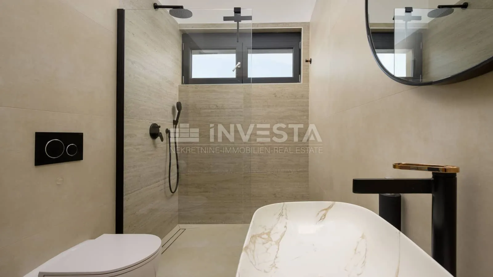 moderna vila s bazenom i privatnošću – blizu rovinja - slika 39