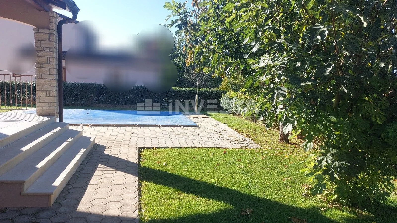 kuća sa bazenom na mirnoj lokaciji - slika 27