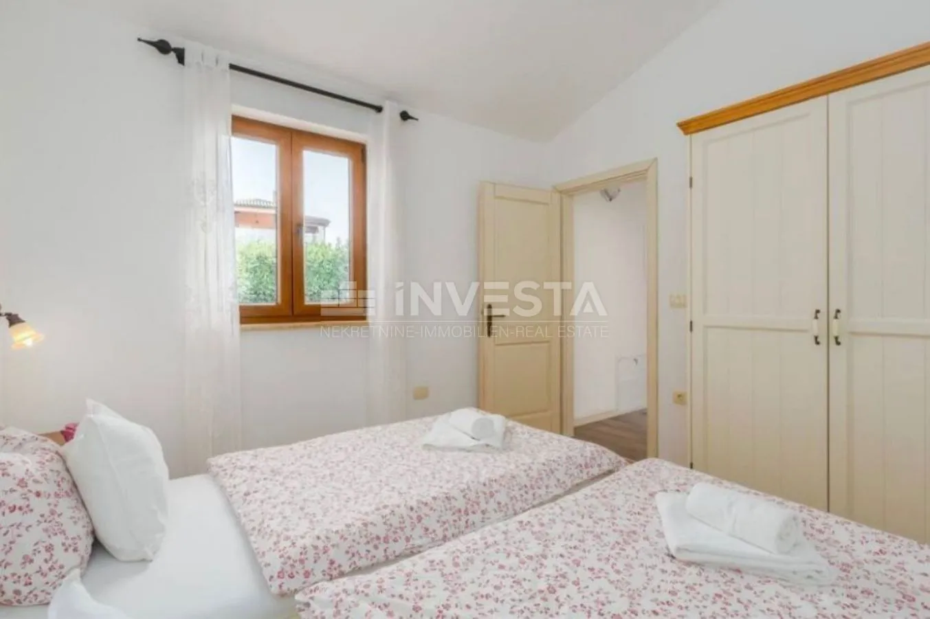 vila sa bazenom - slika 34