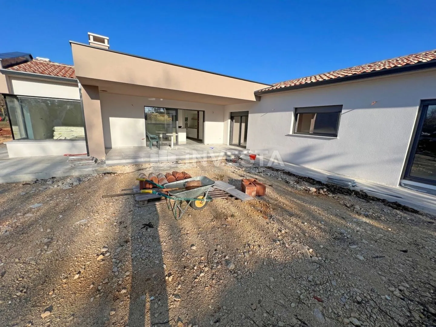 okolica labina, novosagrađena moderna prizemnica, 137 m2, 3ss - slika 5