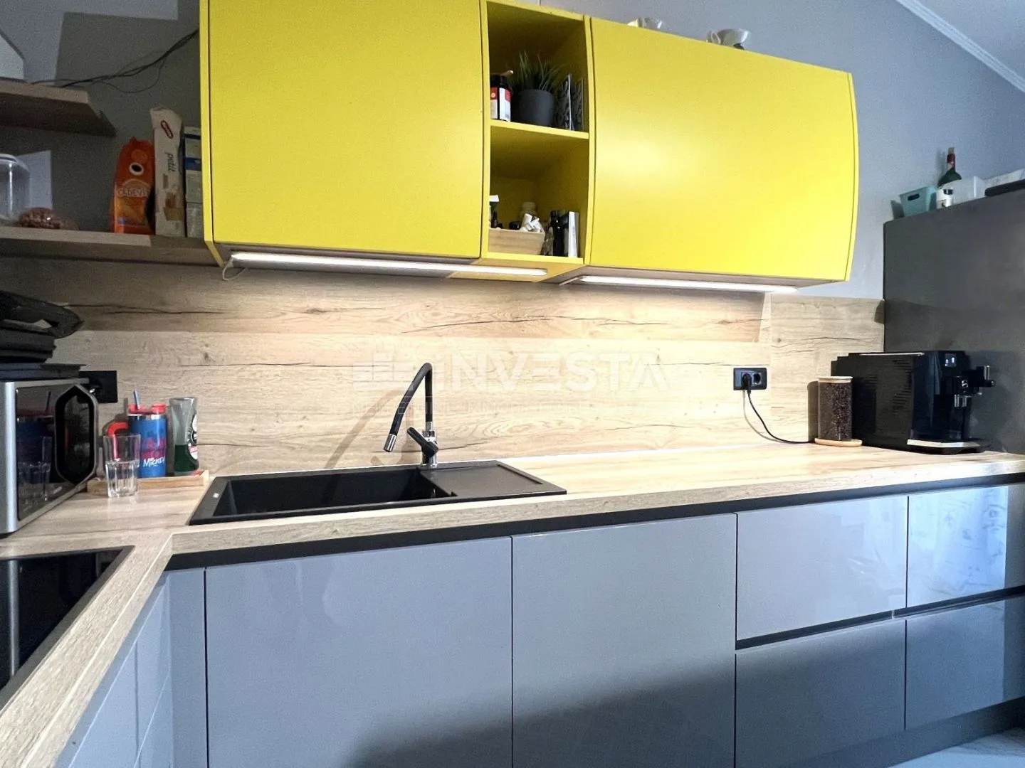 pula, veli vrh trosoban stan površine 114 m² - slika 15