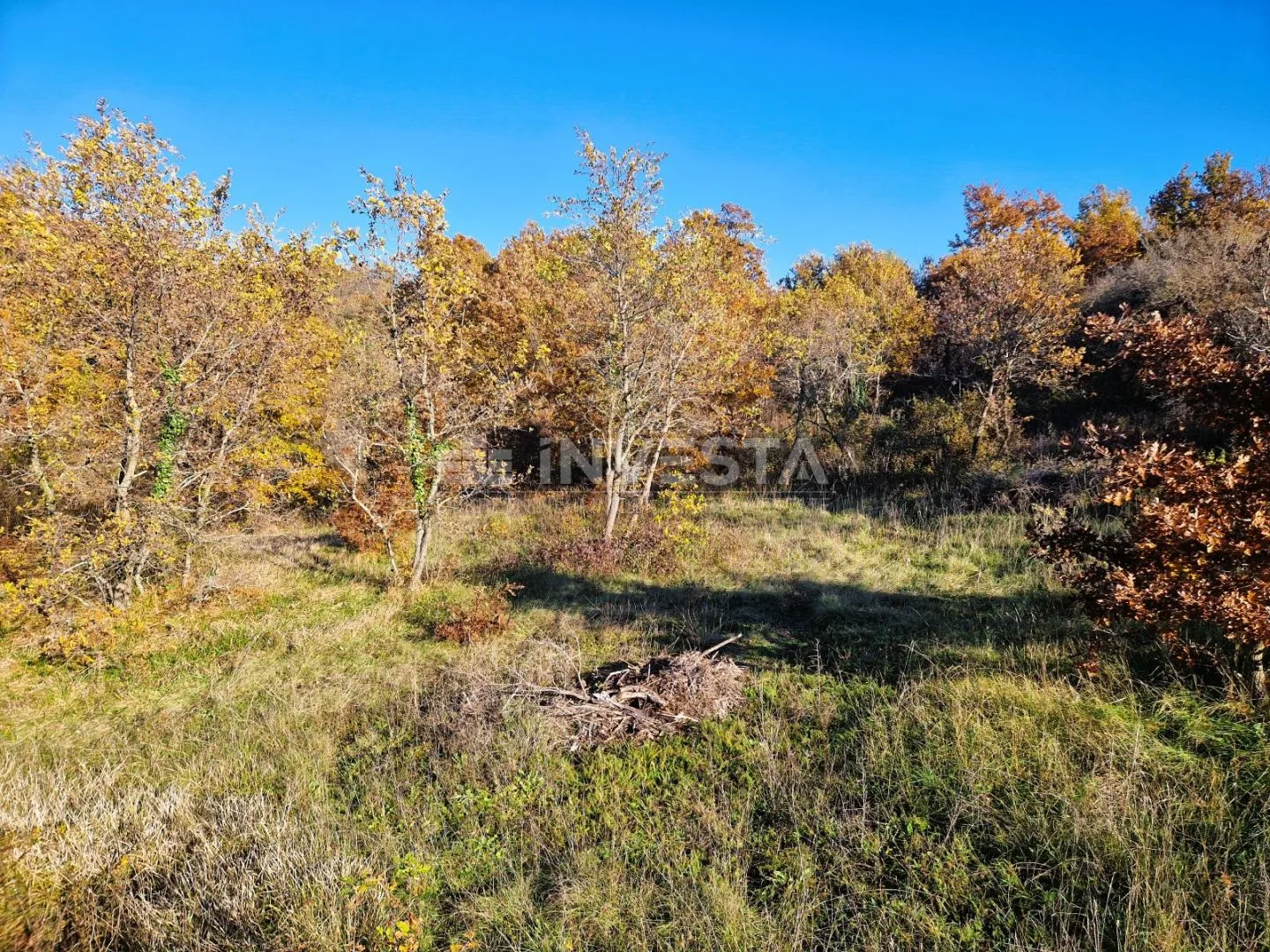 Štokovci - građevinsko 645 m2 i poljoprivredno 1603 m2 zemljište - Štokovci, Svetvinčenat