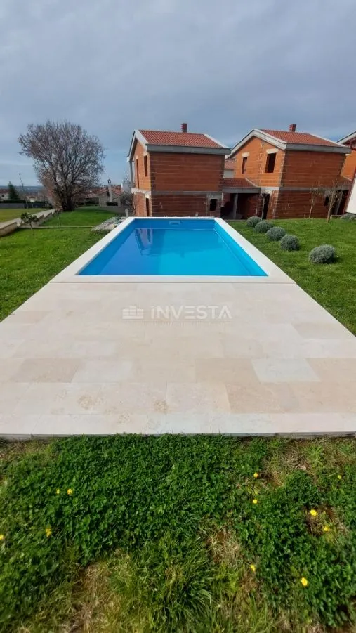 pametna kuća sa bazenom - slika 21
