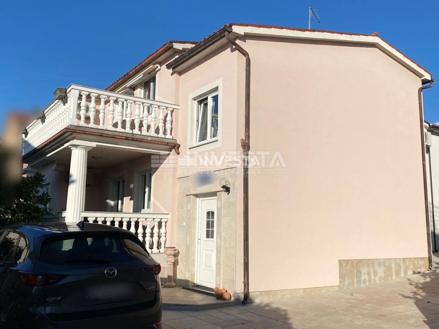 Fažana, Apartmanska kuća s 5 stambenih jedinica, 600m od plaže