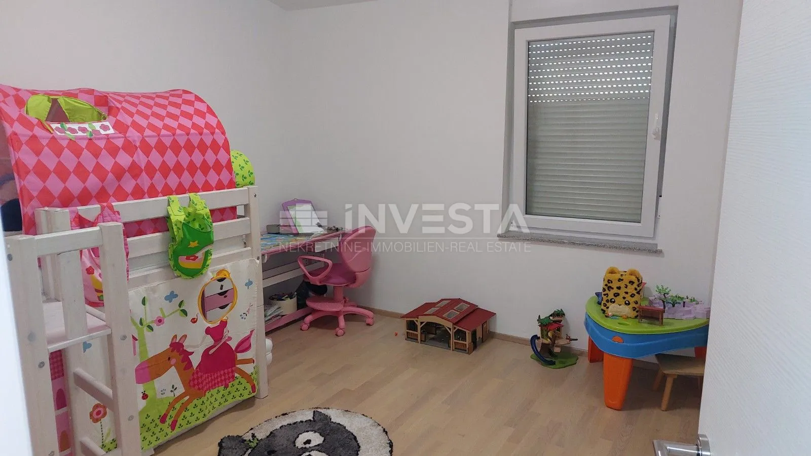 predivan stan u centru umaga 150 m od mora - slika 25