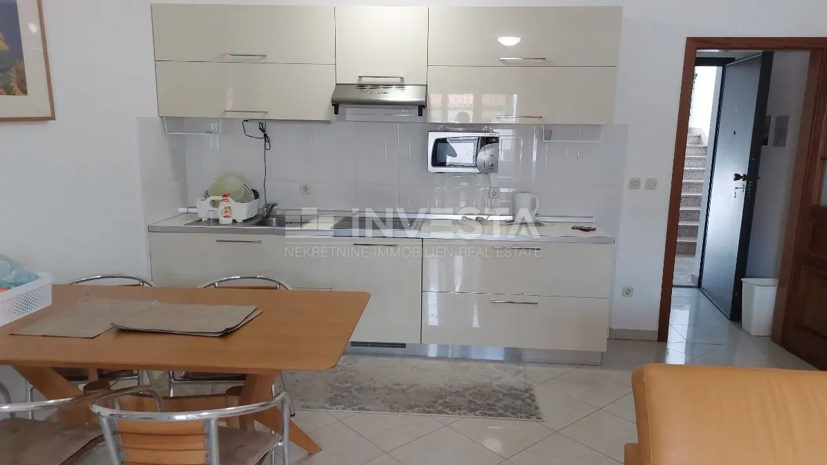 stan u karigadoru od 80 m2 blizu mora - slika 8