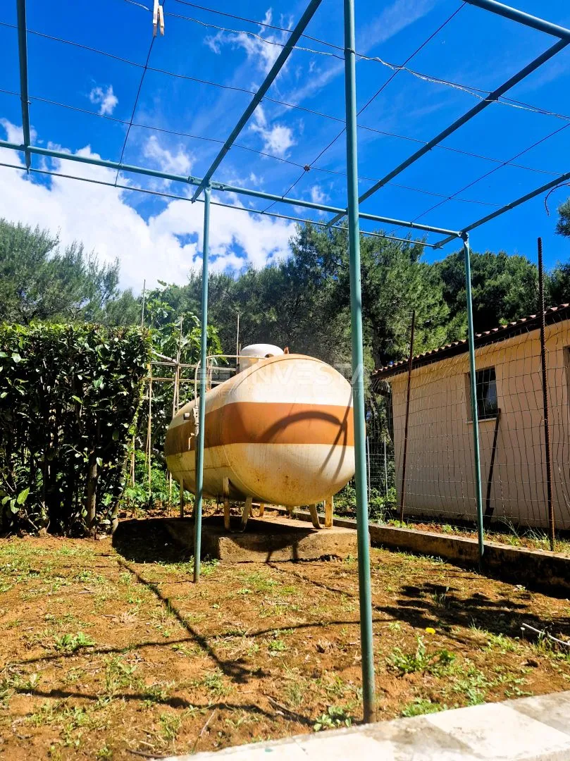 kuća sa 6 stambenih jedinica - blizina mora - slika 23