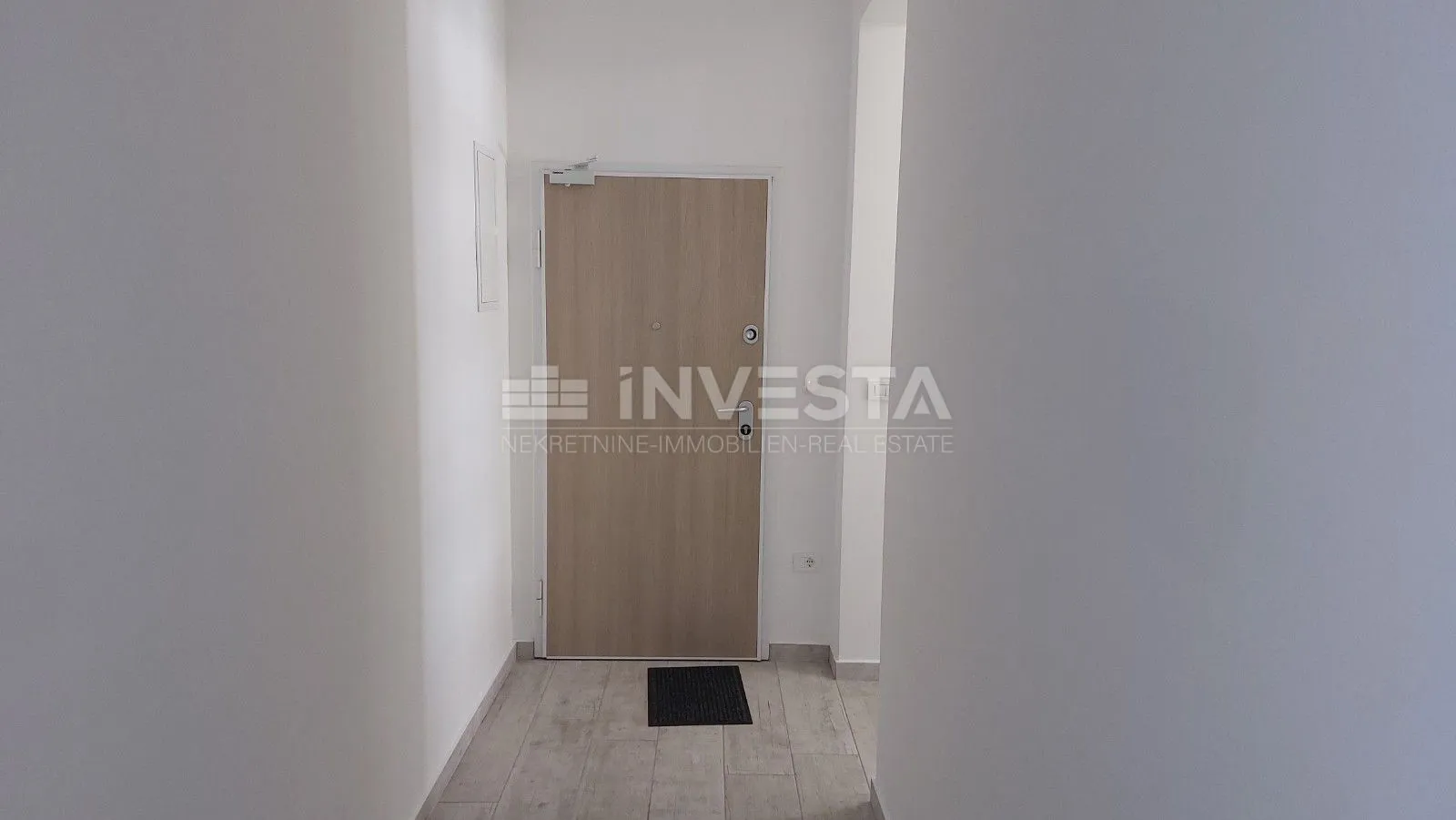 predivan stan u centru umaga 150 m od mora - slika 26