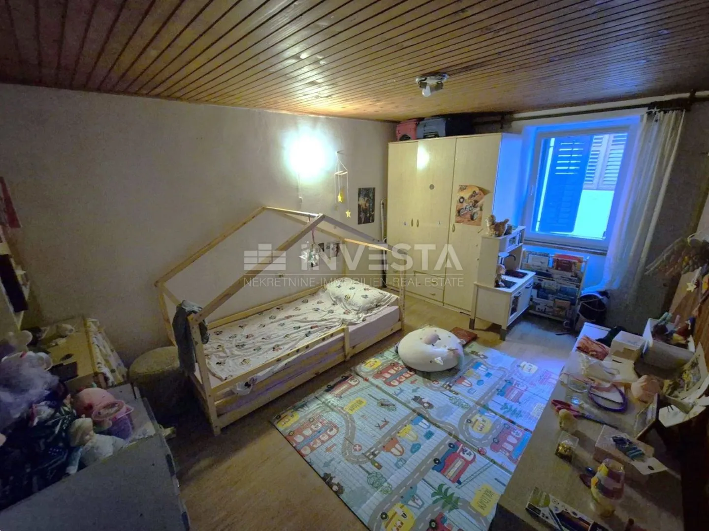 vodnjan, kuća u nizu s krovnom terasom i pogledom na more - slika 4