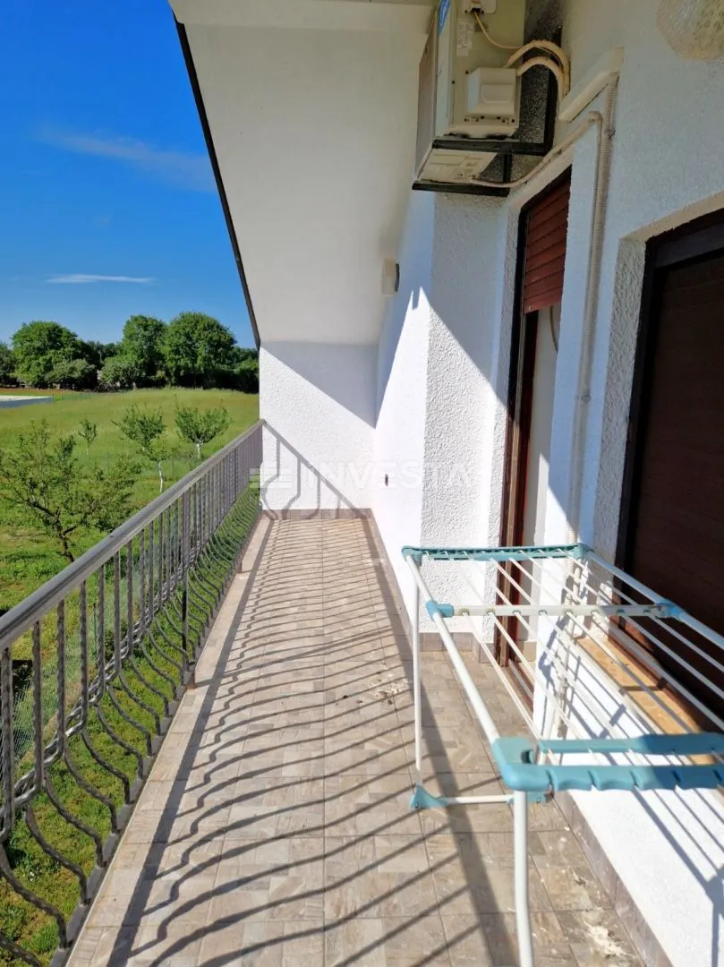 kuća s 2 stambene jedinice i 4000m2 građevinskog zemljišta - slika 17