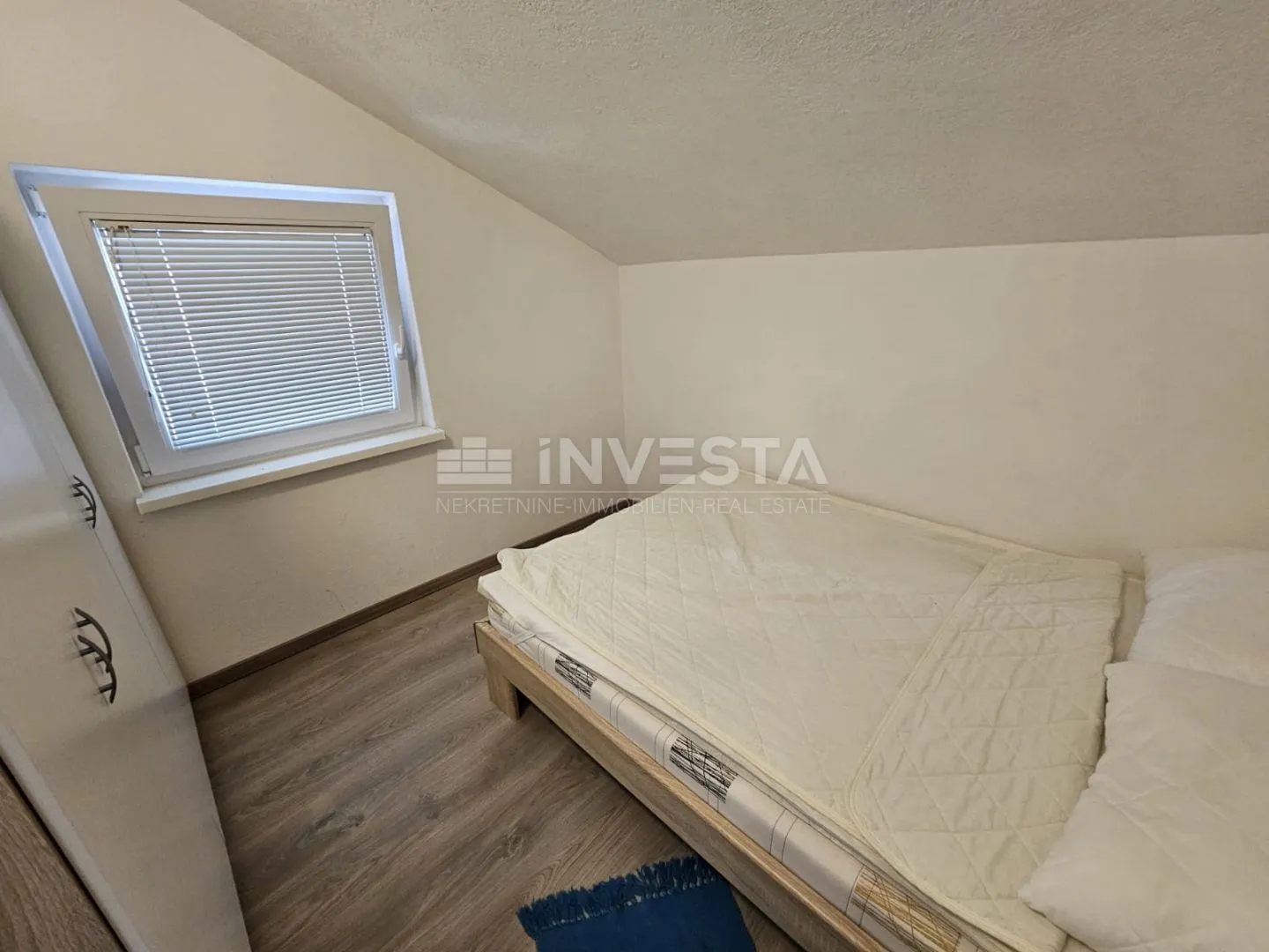 peroj - gornji kat vikendice s dvorištem, blizu mora - slika 24