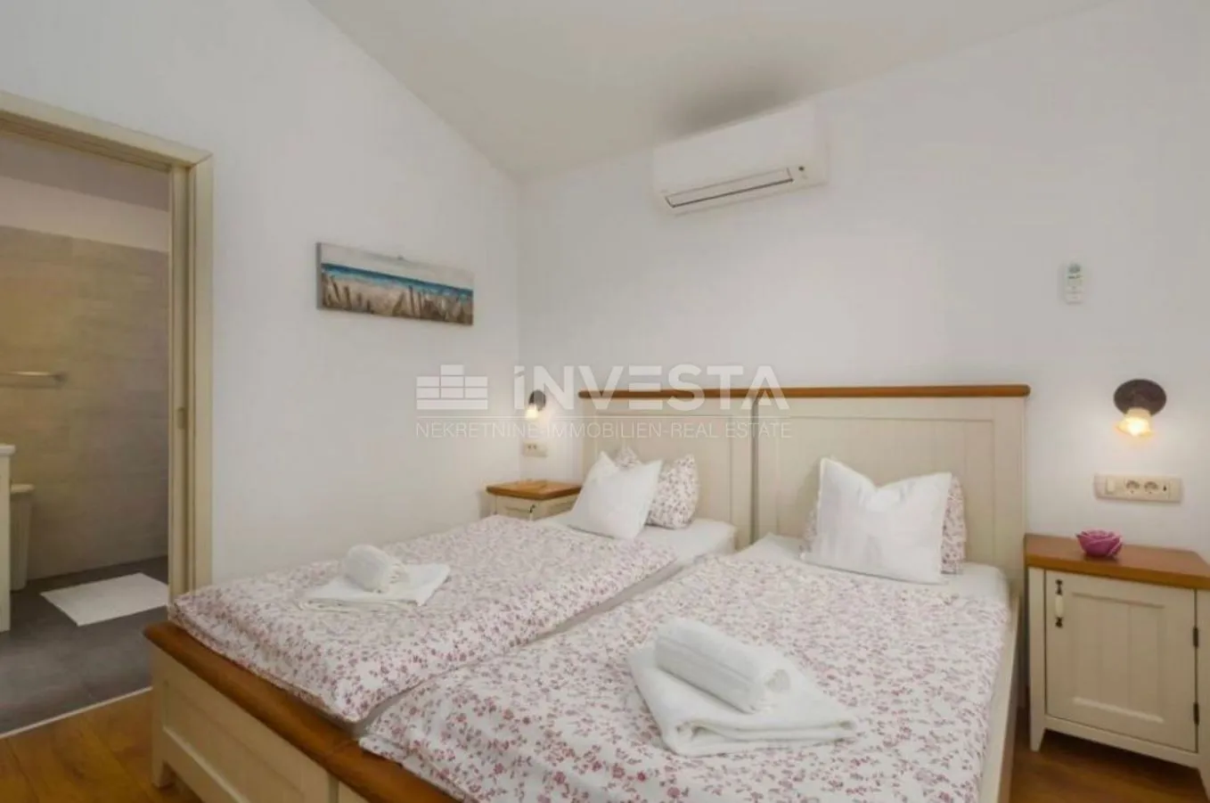 vila sa bazenom - slika 22