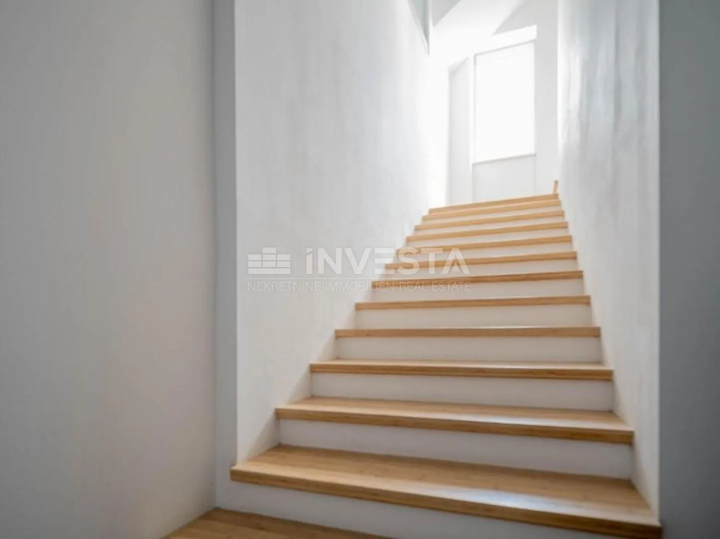 pula, valkane, jedinstveni stan u vili, dvorište, parking, pogled more - slika 29