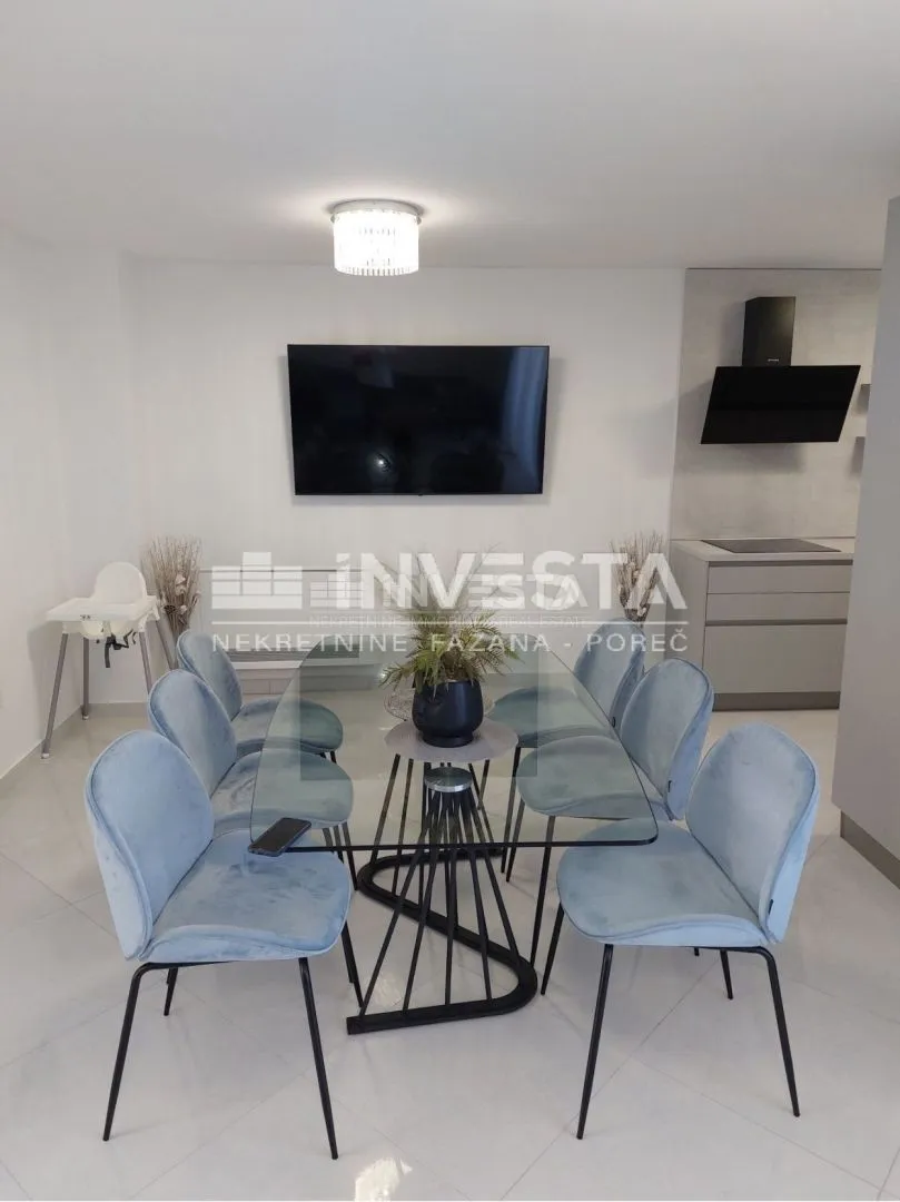 poreč okolica, moderno uređena vila dvojnica s bazenom, novogradnja - slika 11
