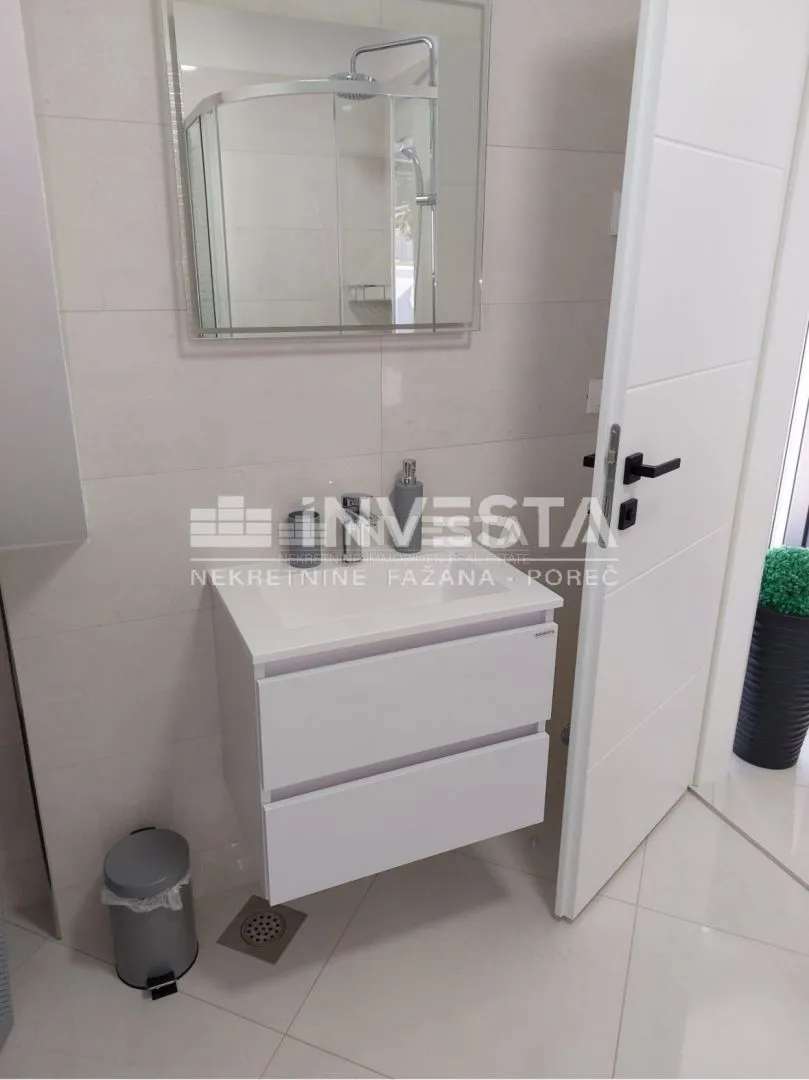 poreč okolica, moderno uređena vila dvojnica s bazenom, novogradnja - slika 20