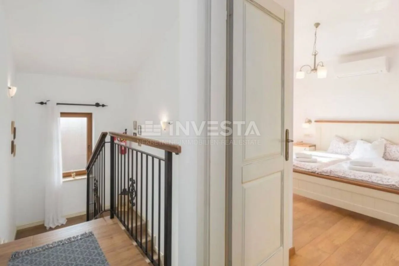 vila sa bazenom - slika 31