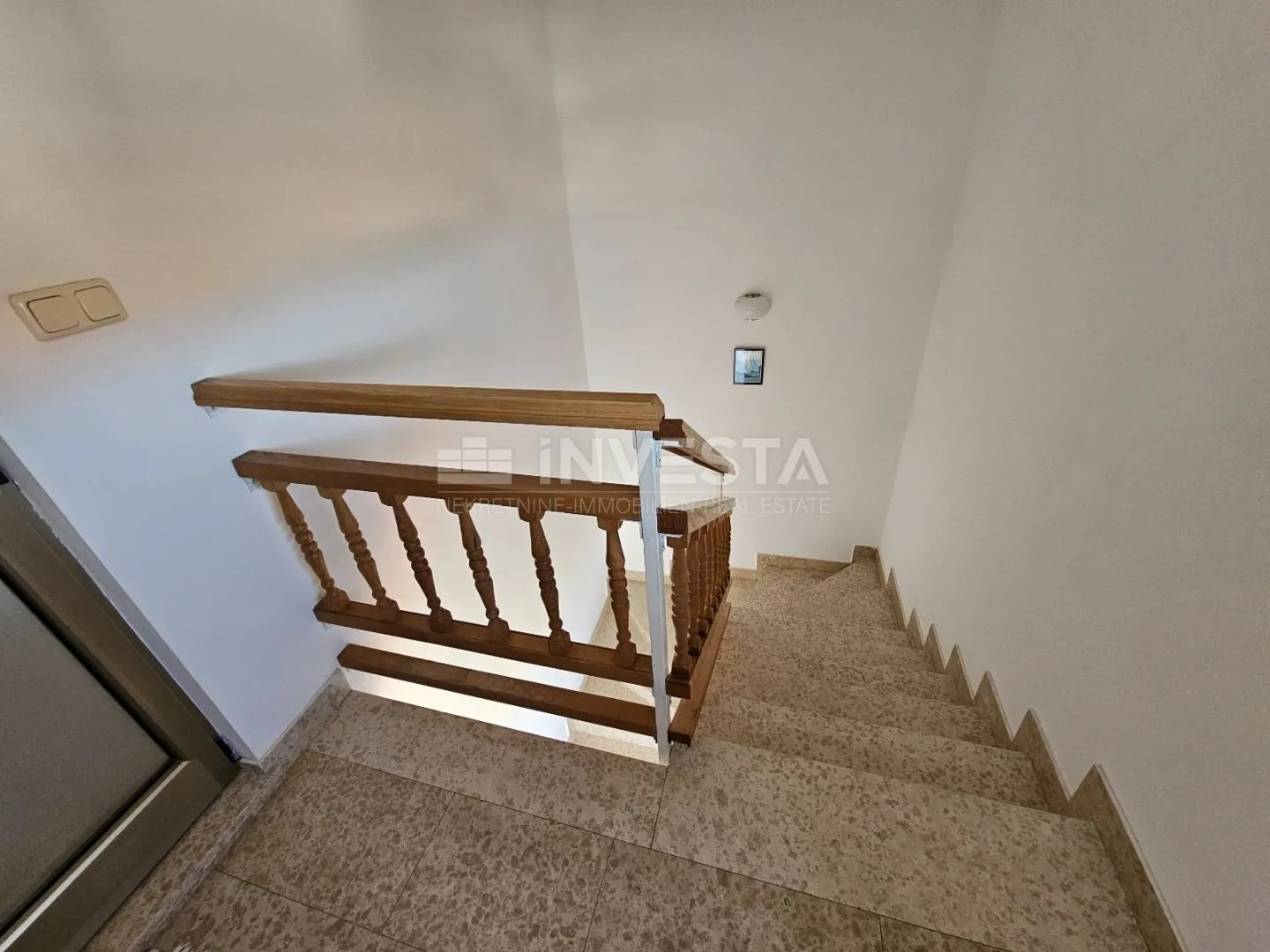 medulin centar, prostrana kvalitetna apartmanska kuća, blizu mora - slika 12