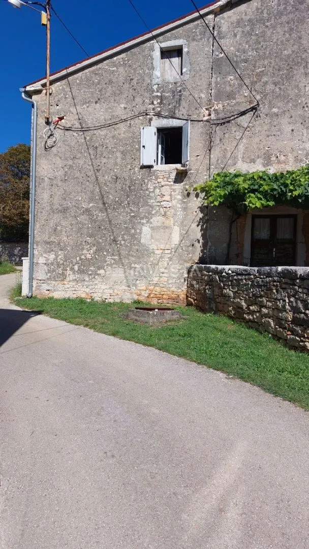 višnjan, kamena kuća -započeta renovacija - slika 30