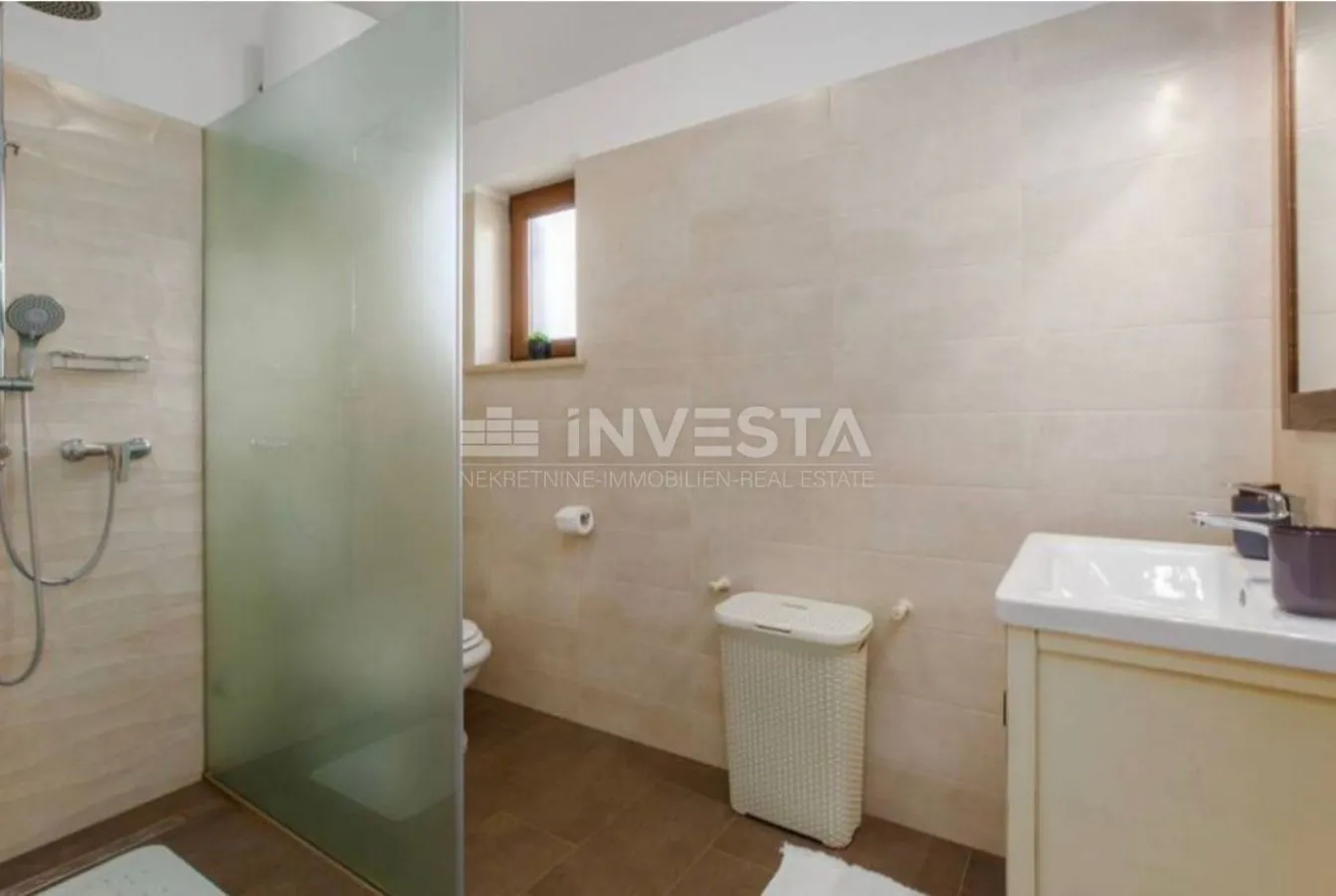 vila sa bazenom - slika 29