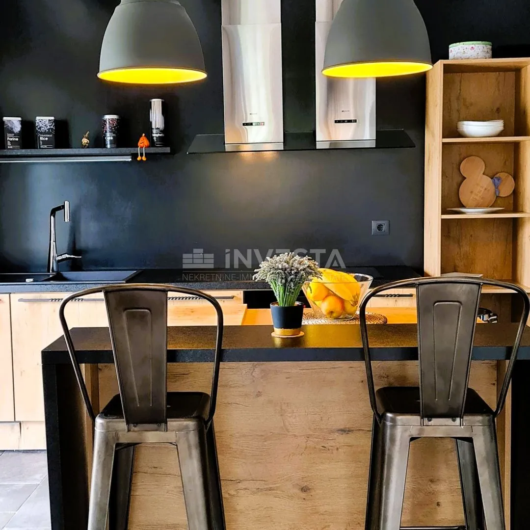 barban, moderna samostojeća vila s bazenom, 1800m2 okućnice - slika 7
