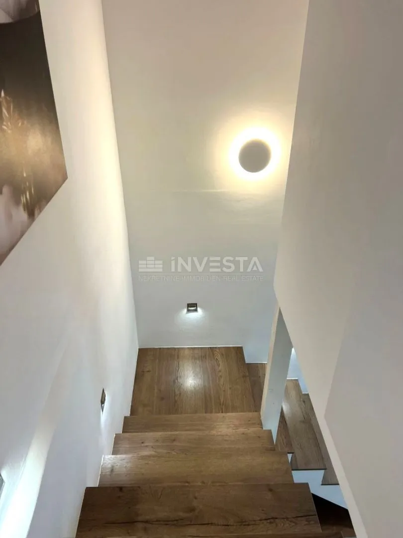 pula, veli vrh trosoban stan površine 114 m² - slika 9