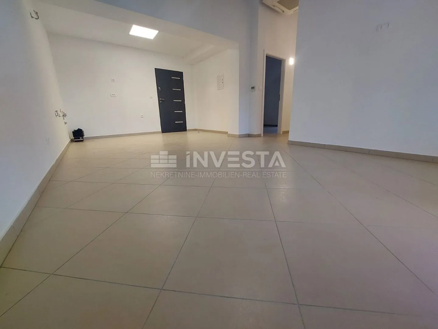Pula, Veli vrh, dvije etaže zgrade (u naravi 5 stanova)