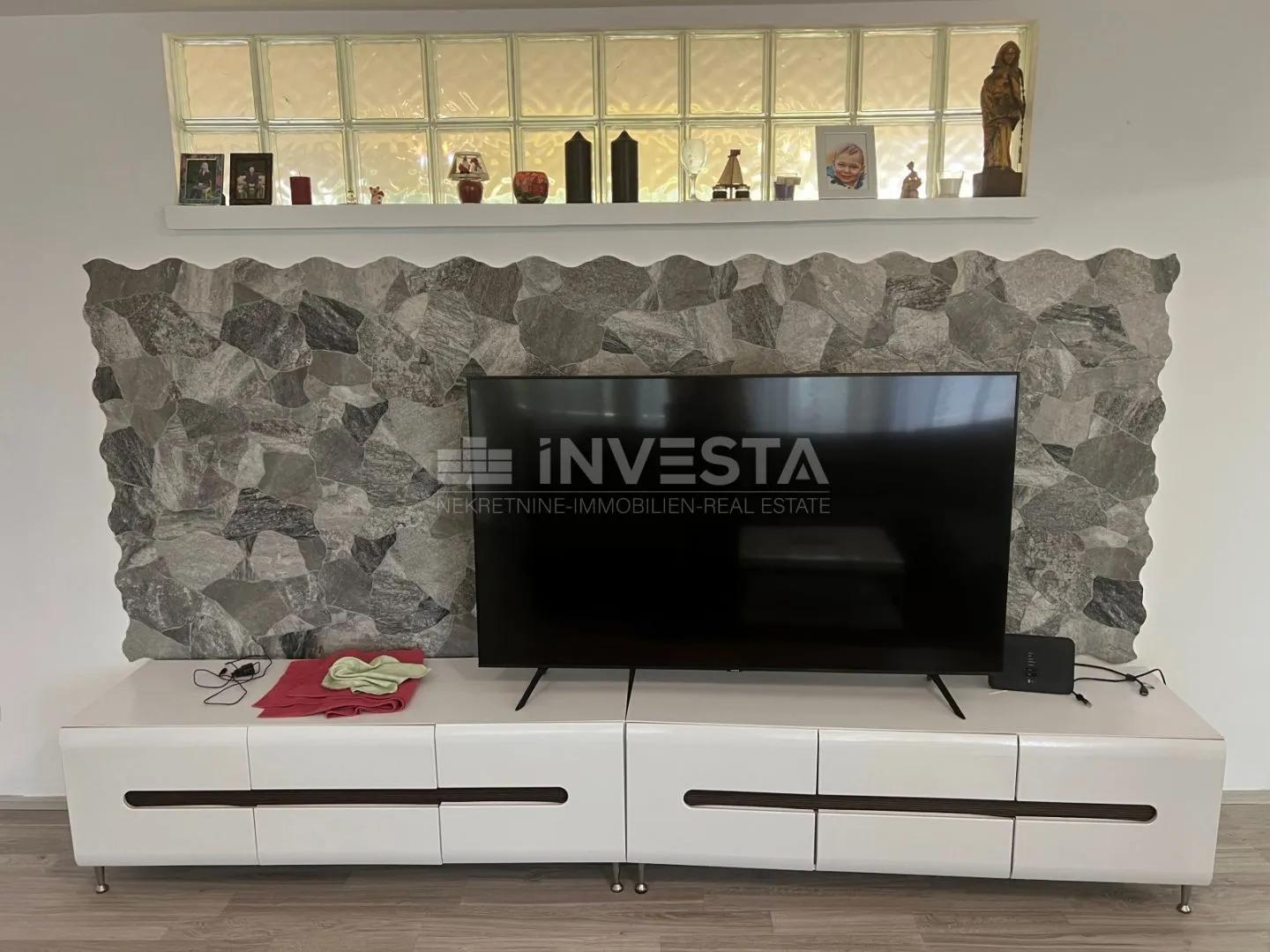 pula, gregovica stan 95m2, prizemlje, natkrivena terasa - slika 3