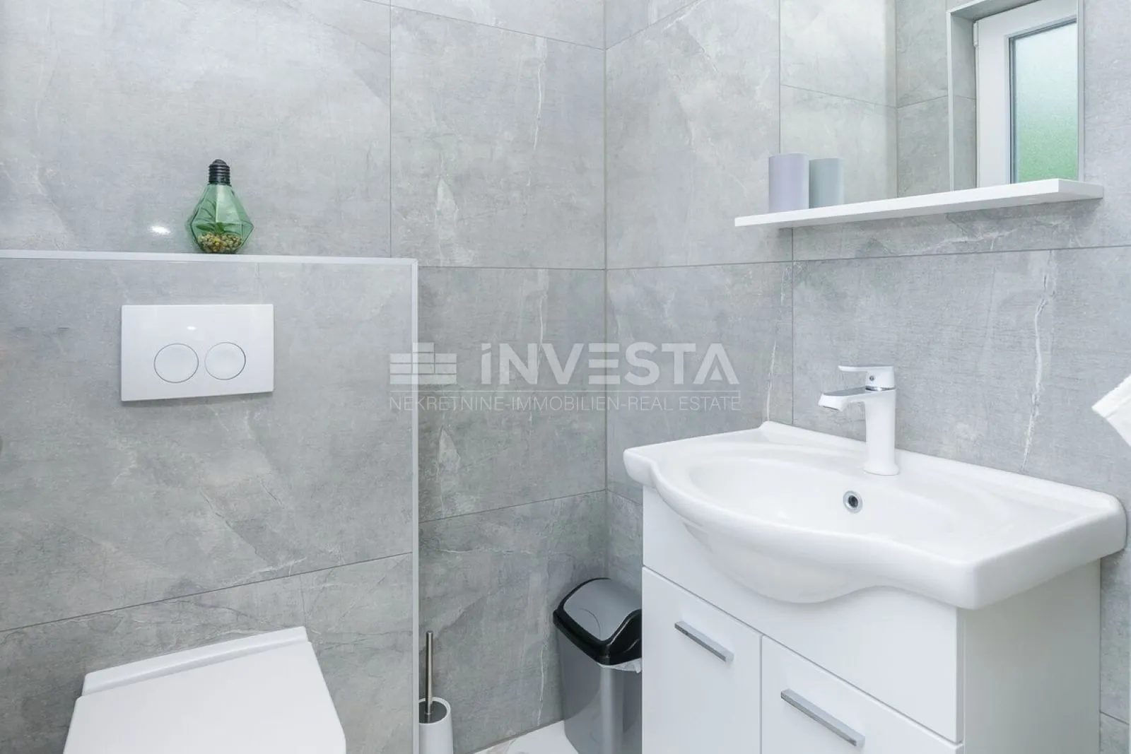 moderna vila s bazenom - slika 9
