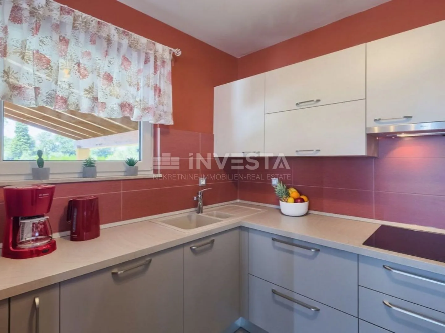 fažana, vila sa bazenom i velikom okućnicom - slika 4