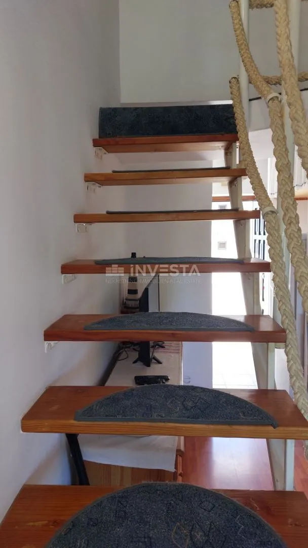 dvoetažni stan u červar portu - slika 26
