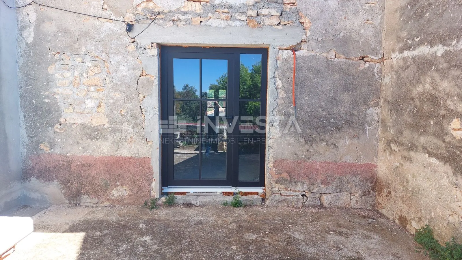 višnjan, kamena kuća -započeta renovacija - slika 10