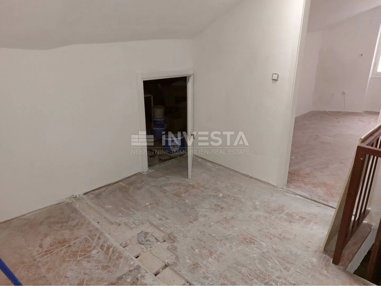 poreč, kuća u starogradskoj jezgri, 80m od mora - slika 9
