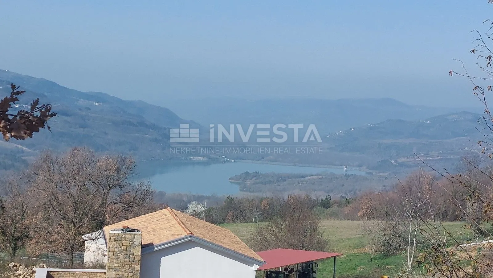 građevinsko zemljište sa pogledom na jezero - slika 3