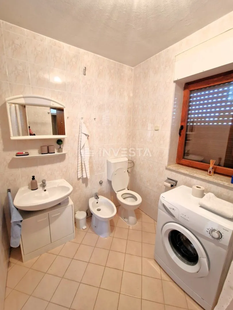 kuća s 2 stambene jedinice i 4000m2 građevinskog zemljišta - slika 14