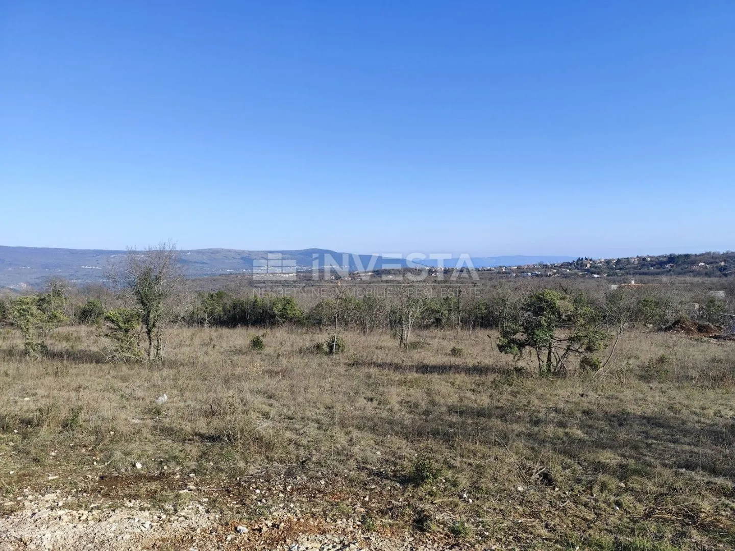 dva građevinska zemljišta sa pogledom na more - slika 2