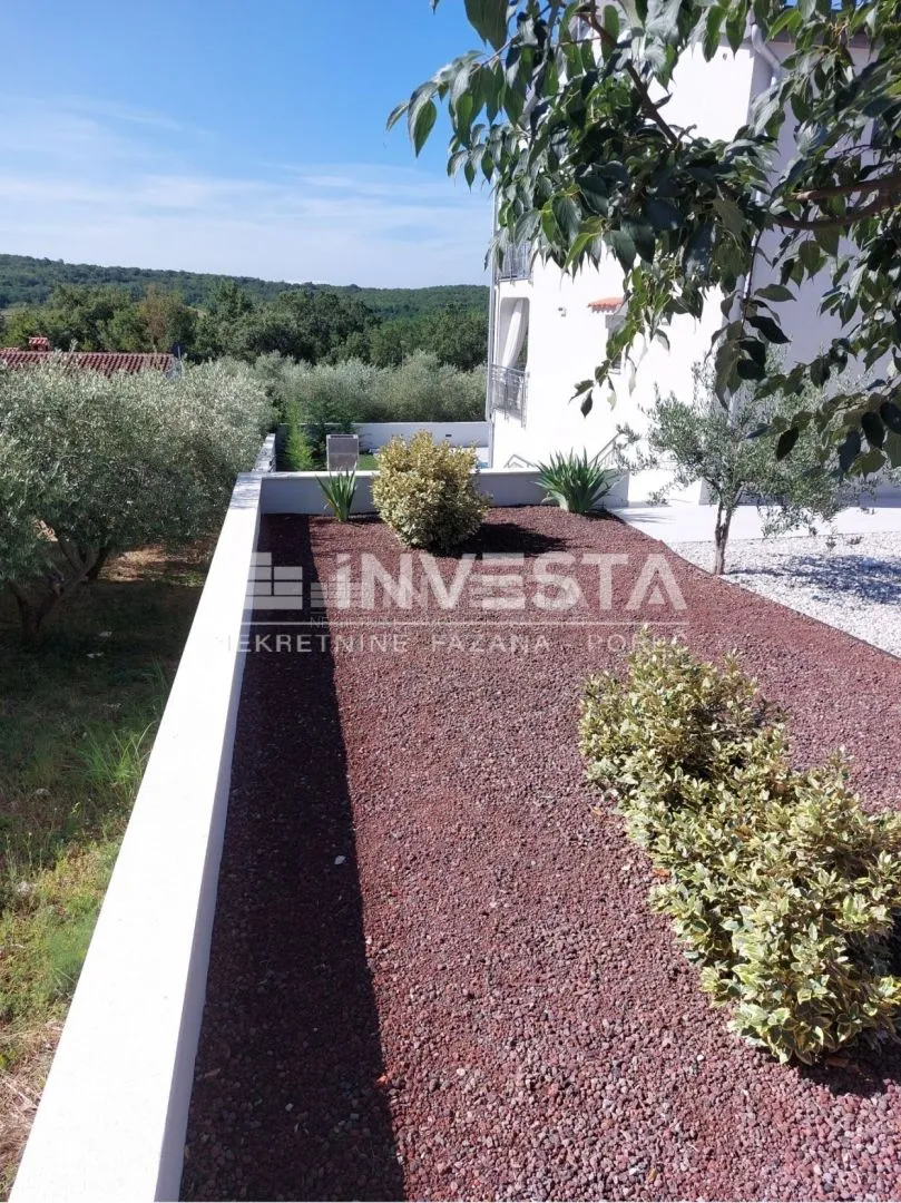 poreč okolica, moderno uređena vila dvojnica s bazenom, novogradnja - slika 8