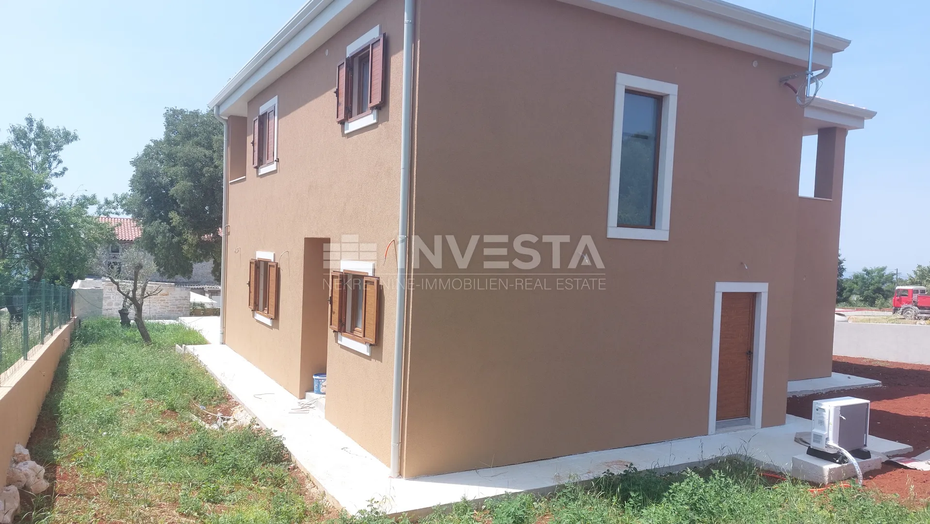 moderna vila sa bazenom i pogledom na more - slika 7