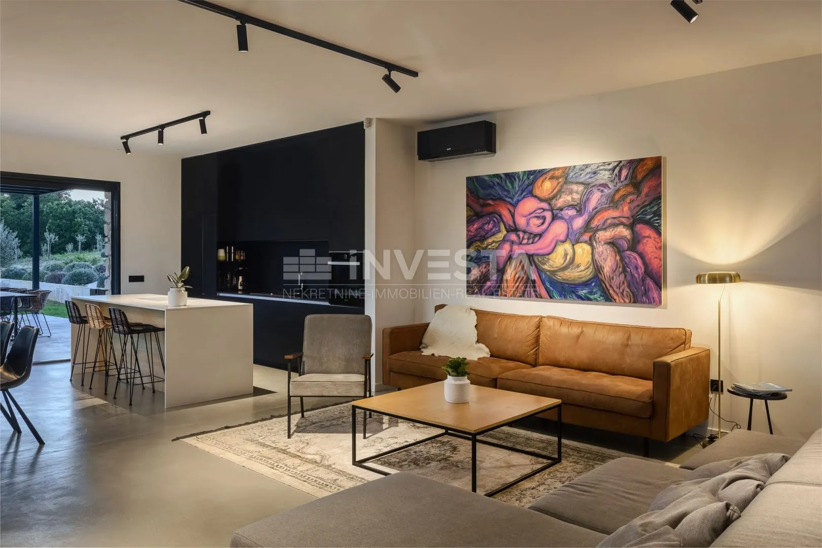 moderna vila s prostranom okućnicom - slika 32