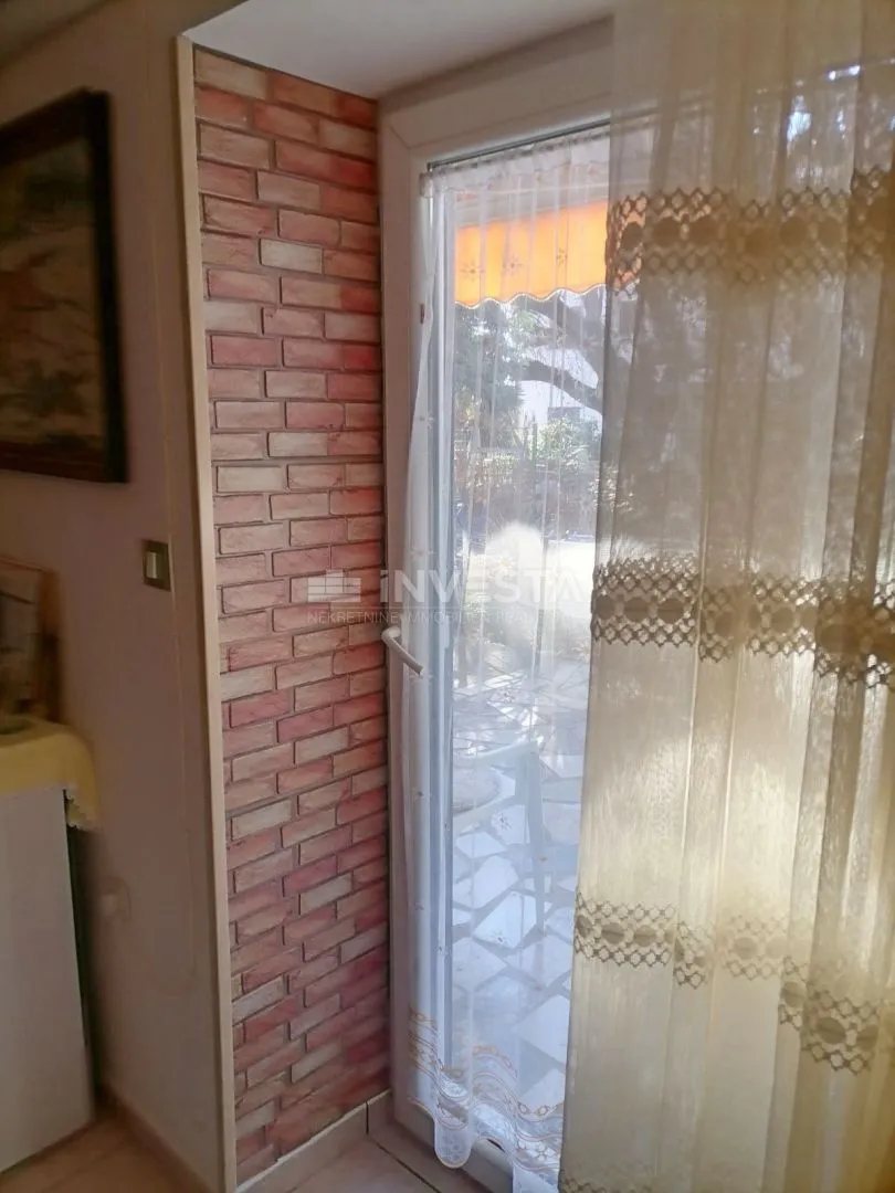 poreč, centar, dvosoban stan na pješačkoj udaljenosti od tržnice, 68m2 - slika 7