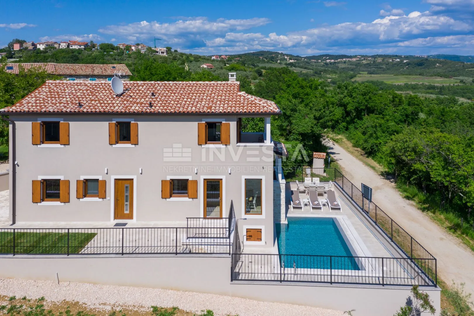 vila sa predivnim pogledom - slika 20