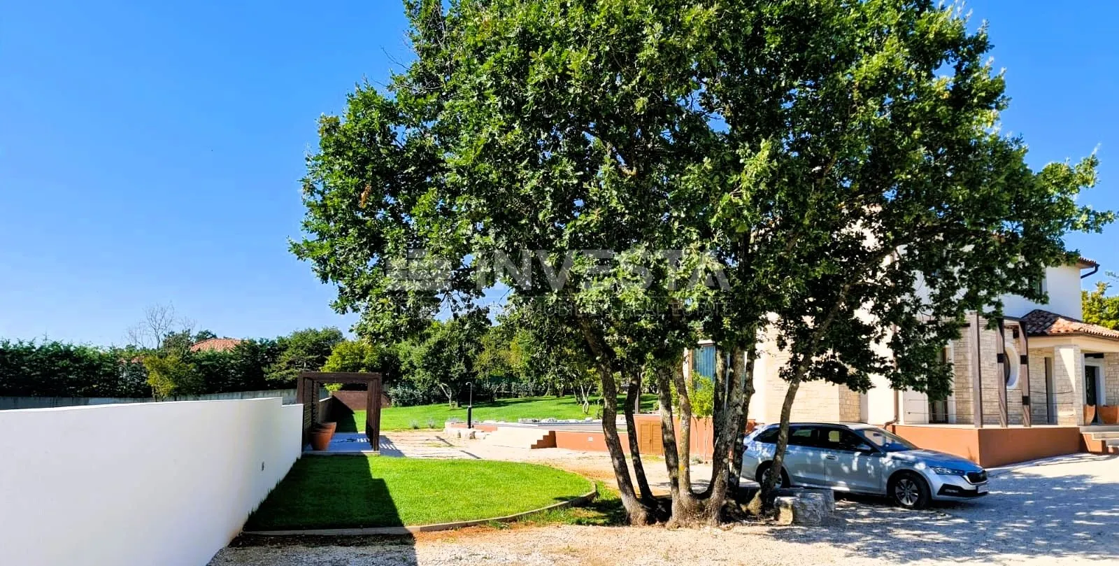 barban, moderna samostojeća vila s bazenom, 1800m2 okućnice - slika 23