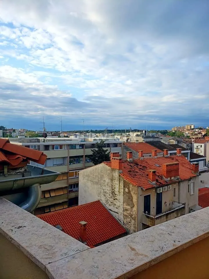 pula centar, prostrani četverosobni stan na odličnoj lokaciji, 122 m2 - slika 10