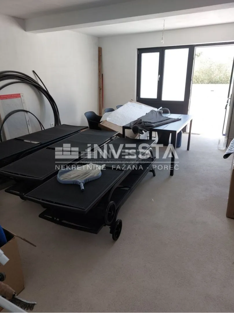 poreč okolica, moderno uređena vila dvojnica s bazenom, novogradnja - slika 33