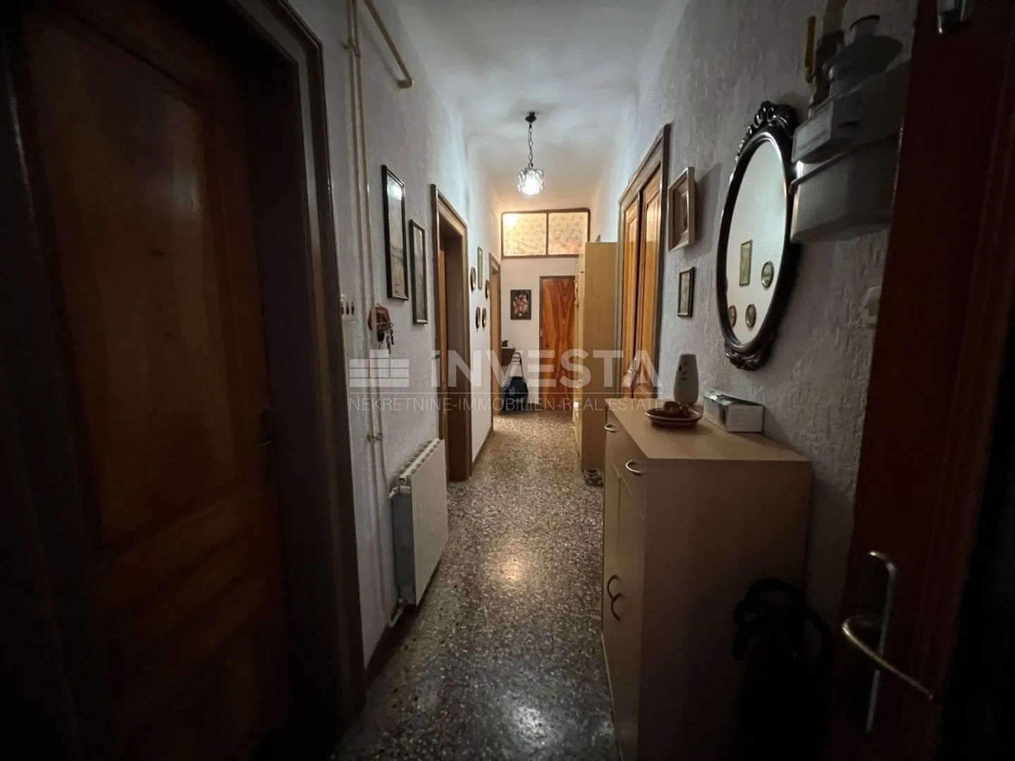 pula centar, prostrani stan 87m2, velika terasa, 3 spavaće - slika 5