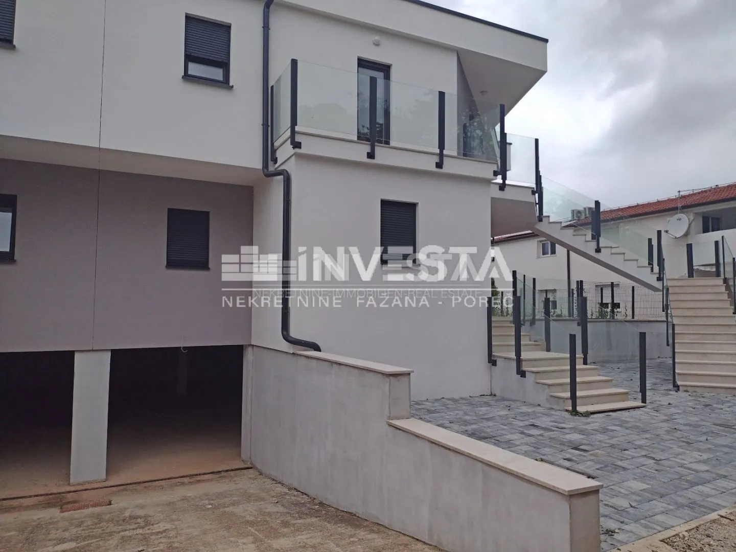 umag okolica, stan s pogledom na more, novogradnja, top lokacija! - slika 2