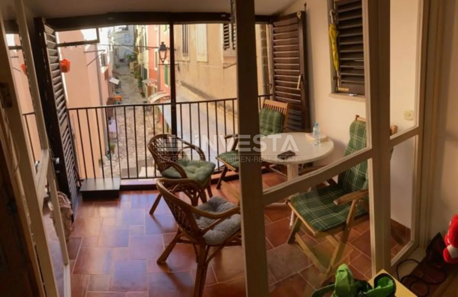 apartmanska kuća u vrsaru - slika 2